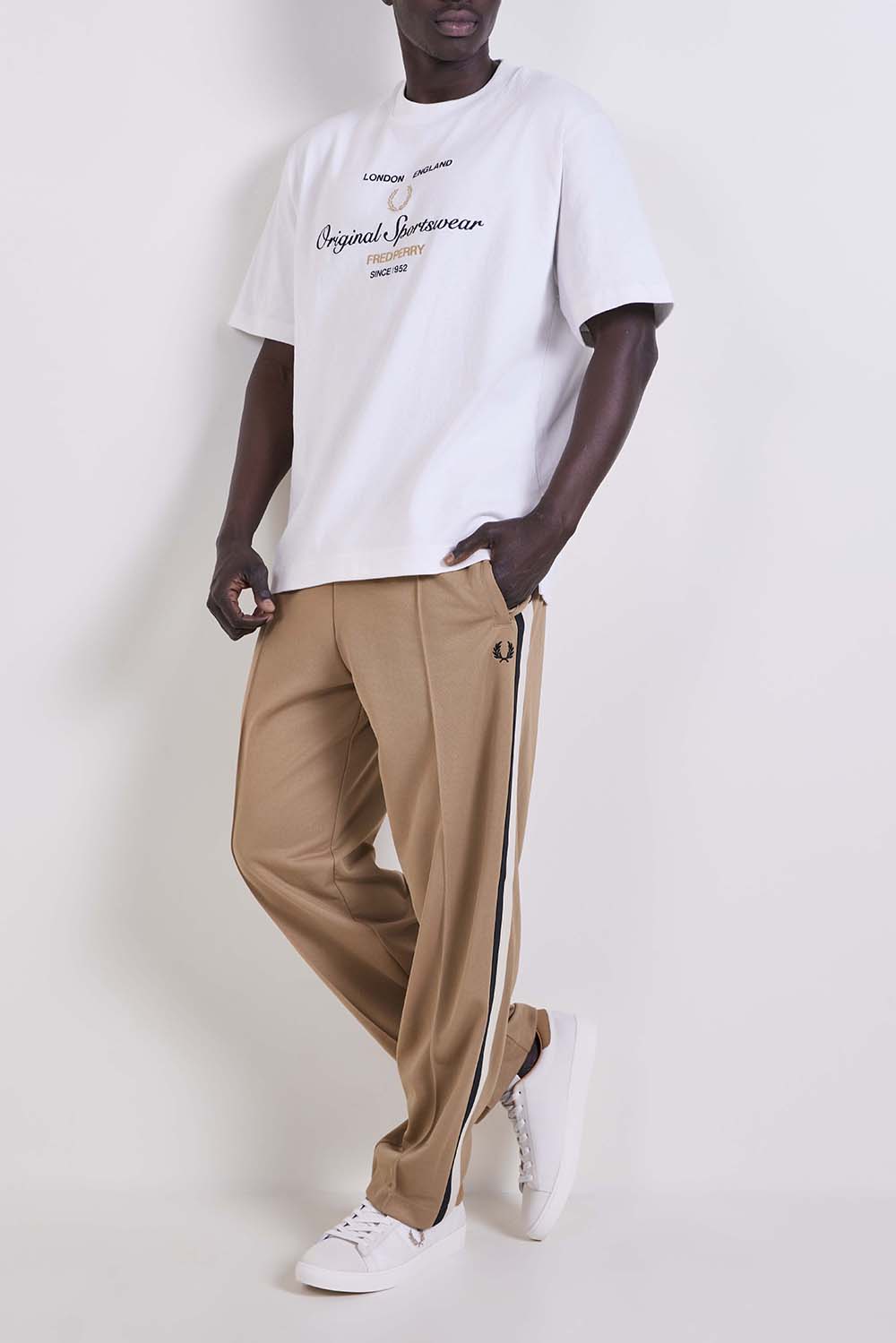 חולצת טי בגזרה משוחררת